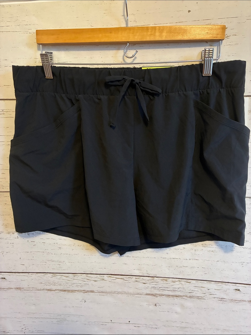 All in Motion Black Drawstring Waist Moisture Wicking Athletic Shorts, sz L, NWT